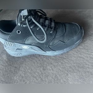 Black heelys